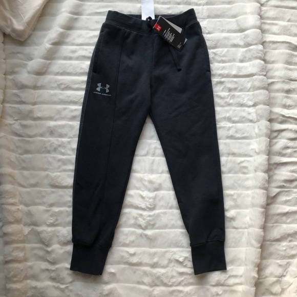 $40 Under Armour Boys SM Black Jogger Sweatpants - Picture 2 of 6